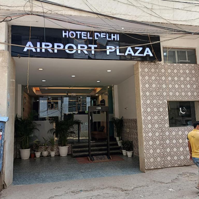 Delhi Airport Plaza Hotel escorts