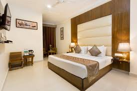Hotel Earth escorts