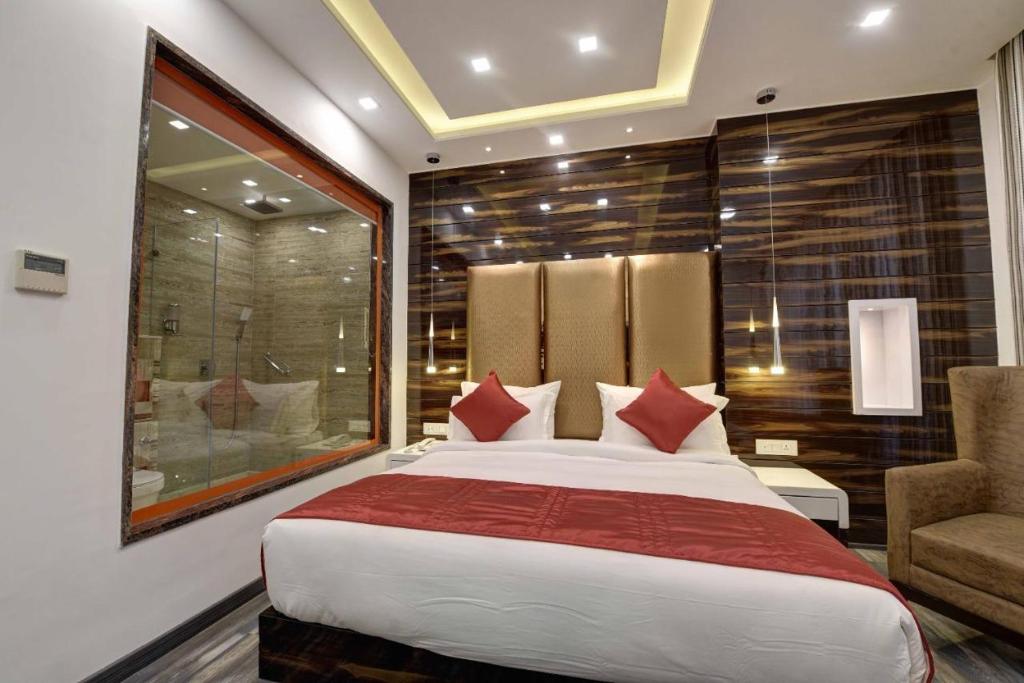 Hotel Nova Inn escorts
