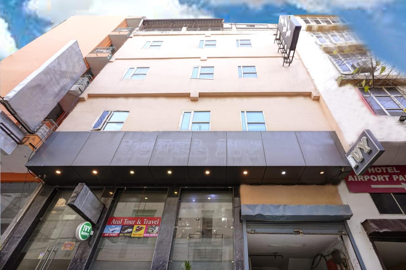 Port View Hotel escorts