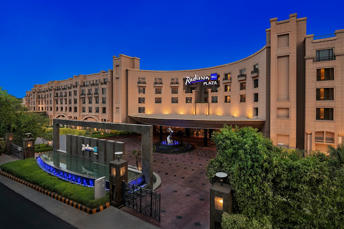 Radisson Blo Plaza Hotel escorts