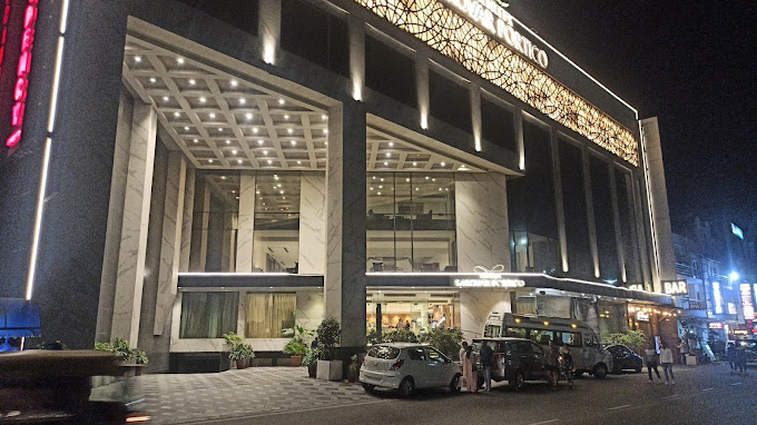 Taurus Sarovar Portico Hotel escorts